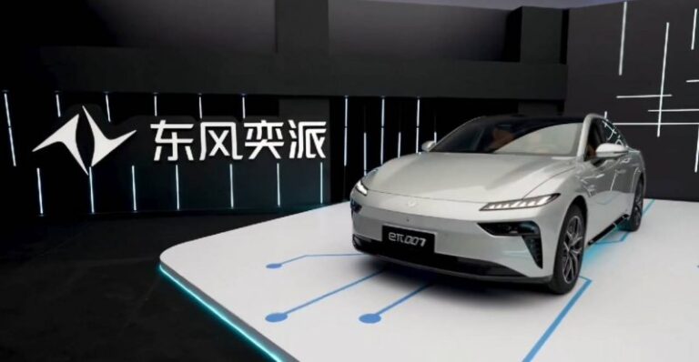 黔西南州作家李泽文《长征十日》新书首发仪式暨创作复制会举行